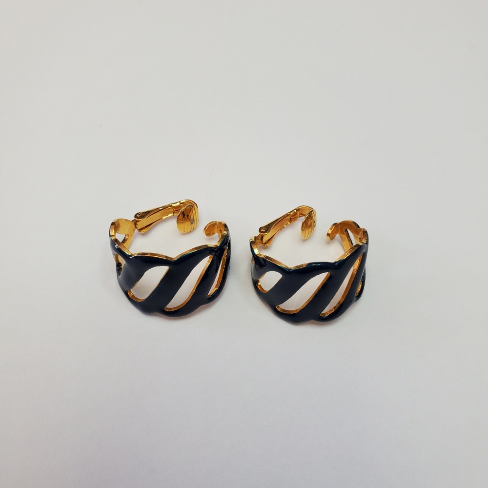 Vintage clip on earrings - Picture 3 of 5